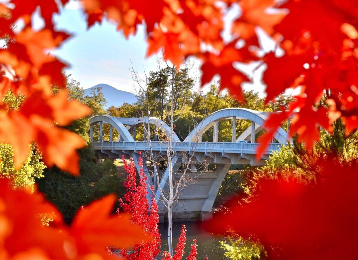 Cedar Mountain -Suite B Grants Pass Exterior foto